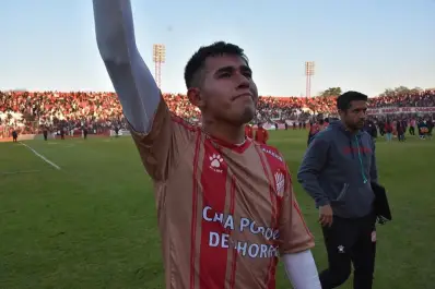 San Martín y un mercado que no da tregua: Chuny Moreno es seguido de cerca por Quilmes