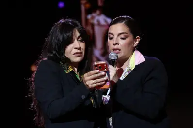 “Sabemos que no estamos solas”: el llanto de Dalma y Gianinna al recibir el Olimpia Infinito para Diego Maradona