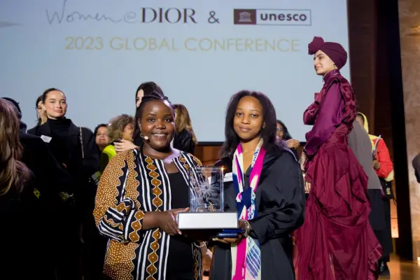 Última semana para postularse al programa para universitarias sub-30 de Dior y la Unesco