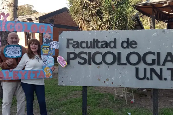 Había dejado la carrera durante 17 años, pero entró a un programa de la UNT y se recibió