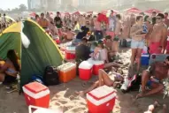 Adiós a las conservadoras clásicas: la tendencia que gana terreno para este verano 2026