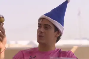 Fórmula 1 y el “Papá Noel secreto”: Franco Colapinto estuvo en la fiesta, se sorprendió con su regalo y sorprendió a Bearman