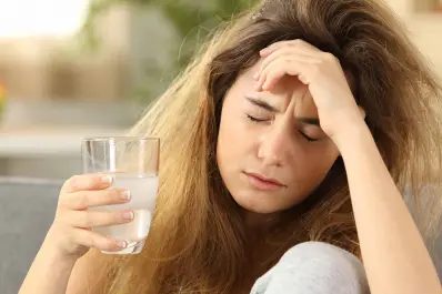 ¿Cómo curar la resaca rápido? Las tres mejores infusiones naturales según los expertos