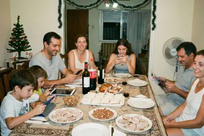 Sólo la mitad de los argentinos pasan las fiestas de Fin de Año con quienes realmente desean