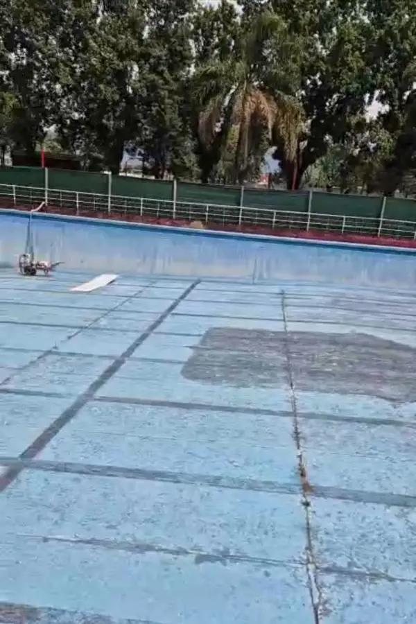 EN PROCESO. Así se encontraba la pileta en el Complejo.