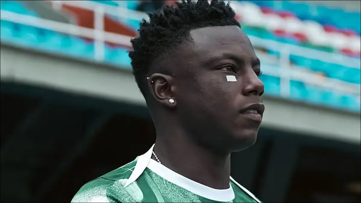 EMPRESARIO. Marino Hinestroza combina su carrera como futbolista profesional con la administración de una joyería en un shopping de Cali.