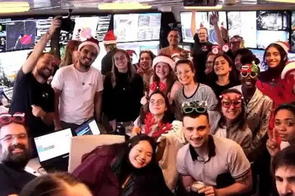 Navidad en el fondo del mar: el brindis de los científicos argentinos a 1.000 metros de profundidad