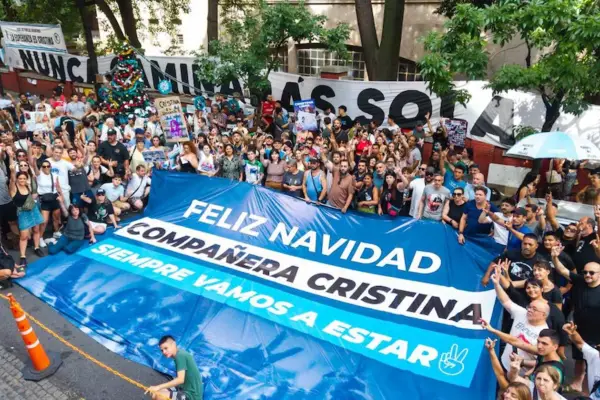 Cristina Kirchner sufrió una complicación intestinal y seguirá internada en el Otamendi