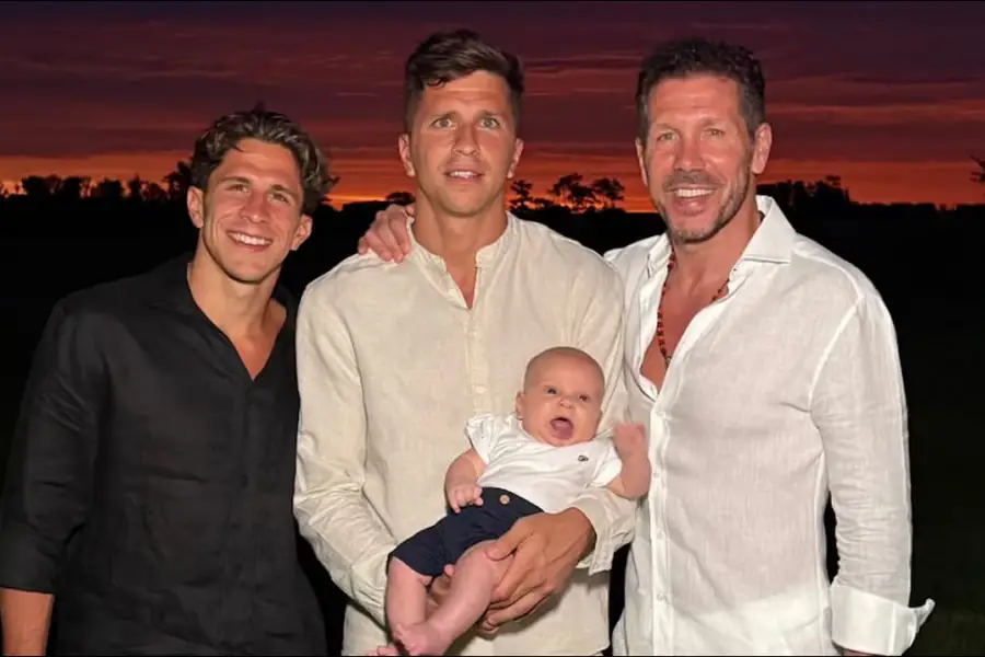 UNIDOS. Reencuentro familiar en Luján para los Simeone. Giuliano celebró junto a su papá Diego y su hermano Gianluca.
