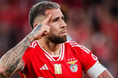 Otamendi al Barcelona: ¿qué hay de cierto sobre el interés culé en el defensor de la Scaloneta?