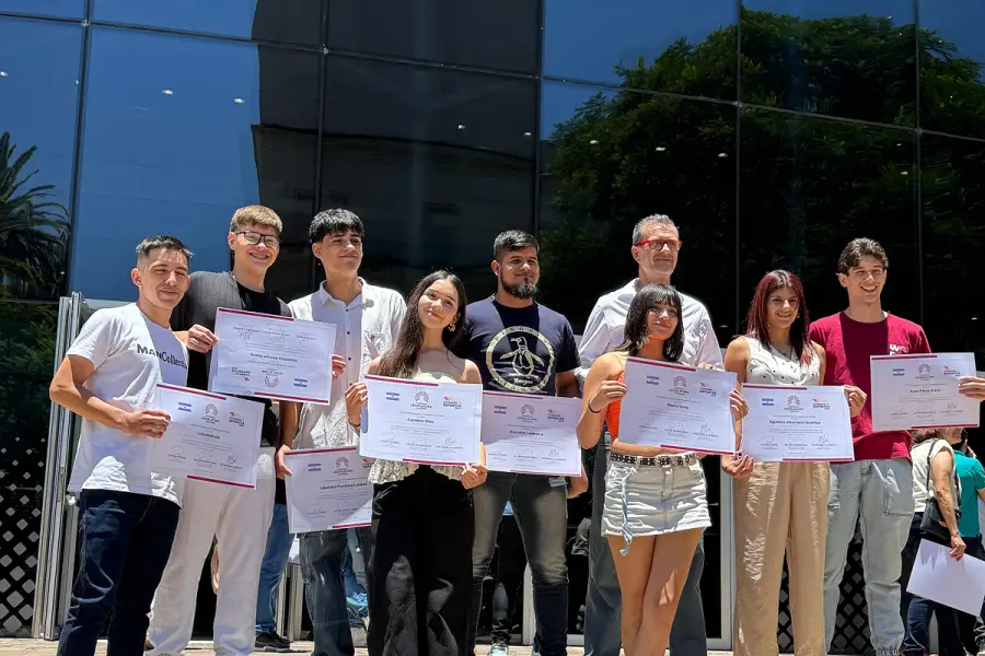 JÓVENES DESTACADOS. Lisandro Fontana Lardies fue distinguido por la Legislatura de Tucumán por su trayectoria y proyección internacional en karate.