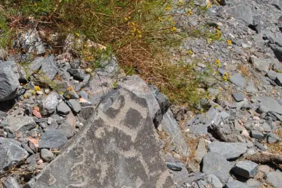 Buscan petroglifos que se extraviaron cerca de las ruinas de Quilmes