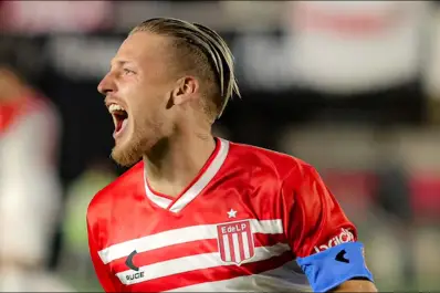 Santiago Ascacibar fue ofrecido a Boca y Riquelme analiza un posible refuerzo de jerarquía