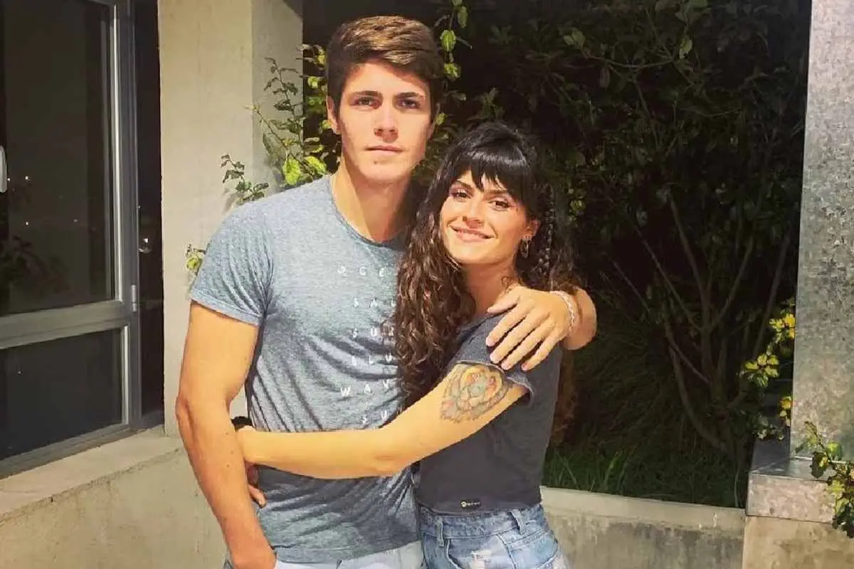 El audaz look total black de Valentina Ginocchio que encendió las redes