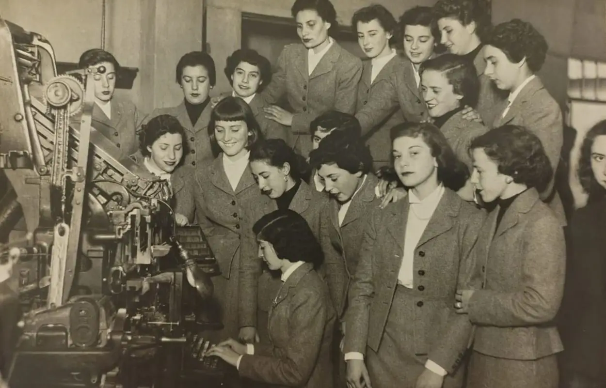 Recuerdos fotográficos: 1954. “¡En garde!” dijeron las esgrimistas secundarias