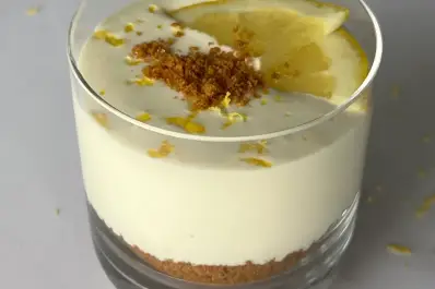 Postre para la cena de Año Nuevo: mousse de limón en cinco pasos