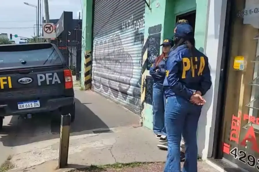 Allanamientos en un depósito en Turdera, presuntamente ligado a Sur Finanzas.
