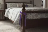 ¿Cinta violeta en la cama? El secreto para renovar tu energía este 31 de diciembre