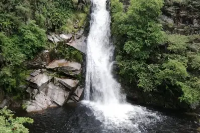 Tragedia en Córdoba: un hombre murió ahogado en una cascada de La Cumbrecita