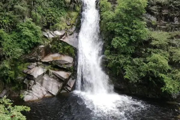 Tragedia en Córdoba: un hombre murió ahogado en una cascada de La Cumbrecita