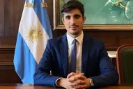 Escándalo diplomático: desplazaron a un funcionario en Siria por un me gusta contra Israel