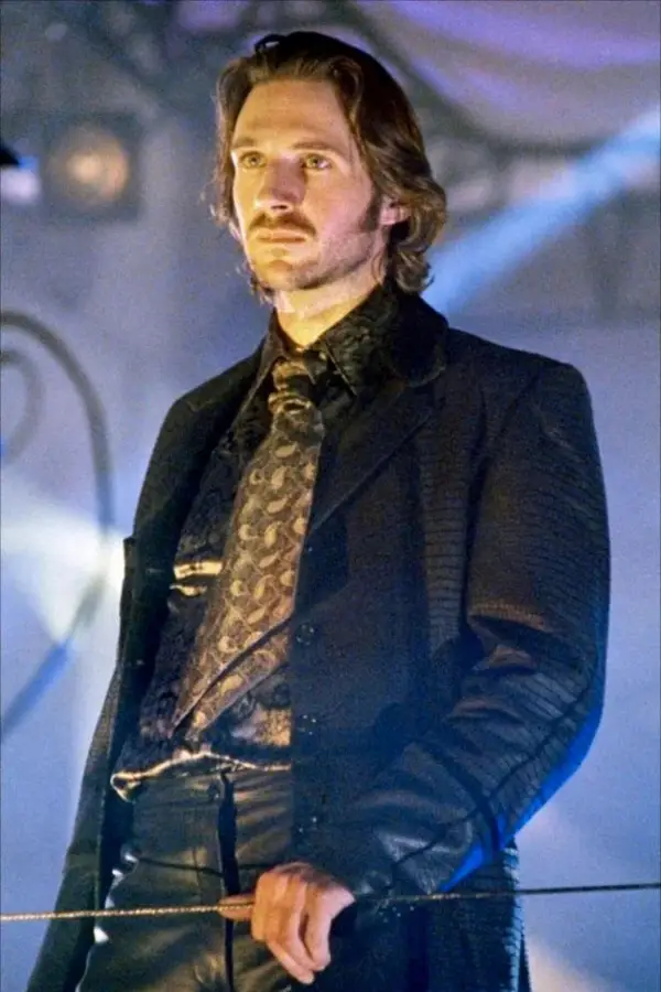 FUERA DE LA REALIDAD. Ralph Fiennes