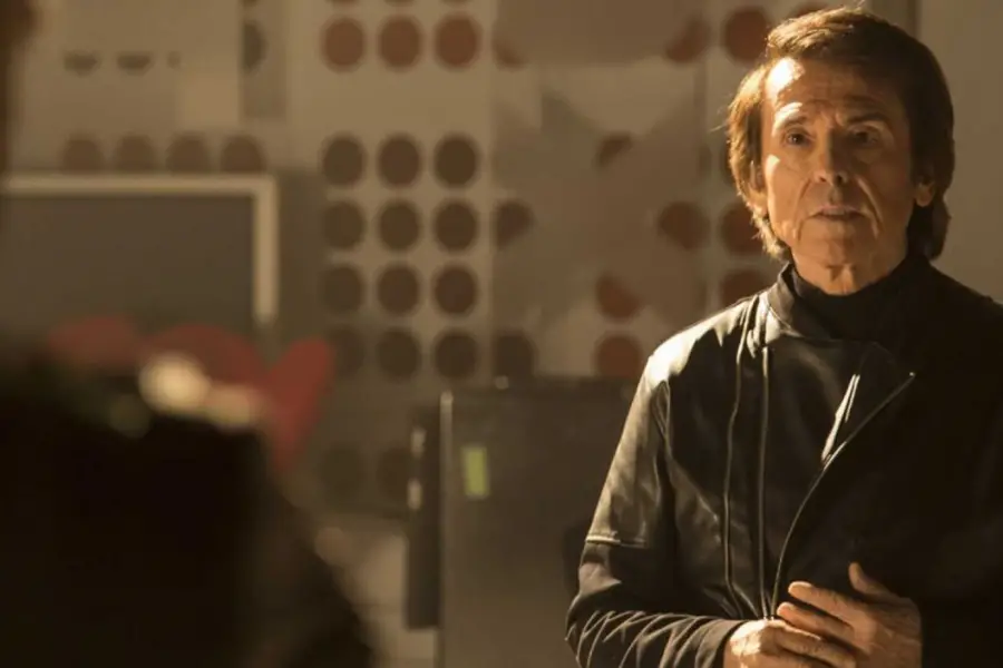 UN VETERANO CANTANTE. Raphael