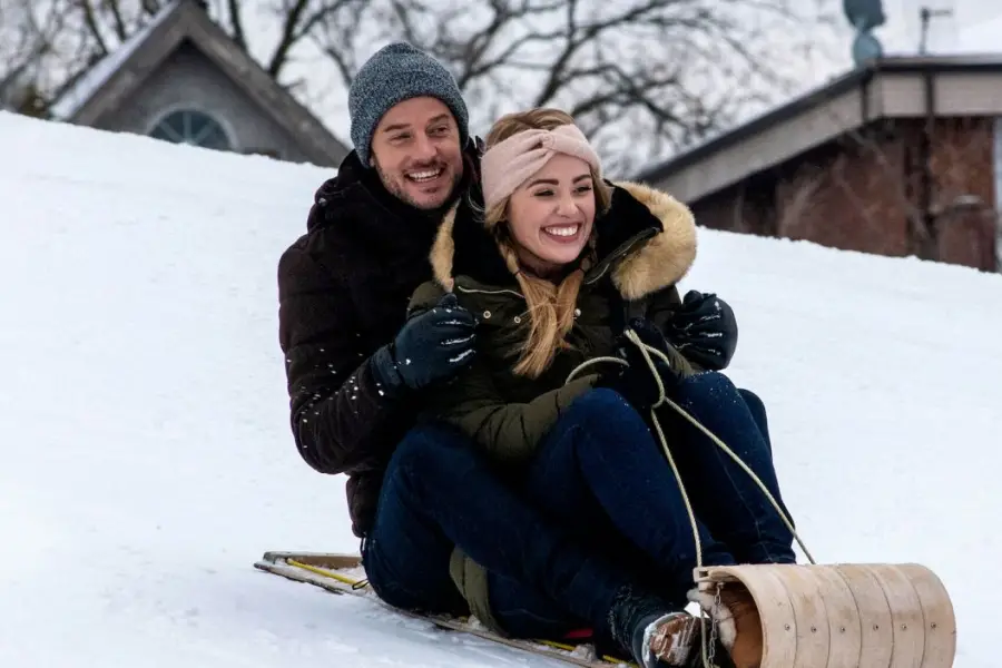 MENTIRA ROMÁNTICA. Natalie Hall y Evan Williams