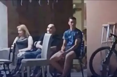 Lionel Scaloni celebró Año Nuevo en la vereda de su casa, junto a su familia en Pujato