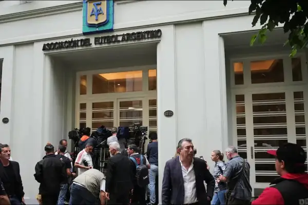 El Banco Central inició un sumario contra la AFA por presunta violación a la ley cambiaria