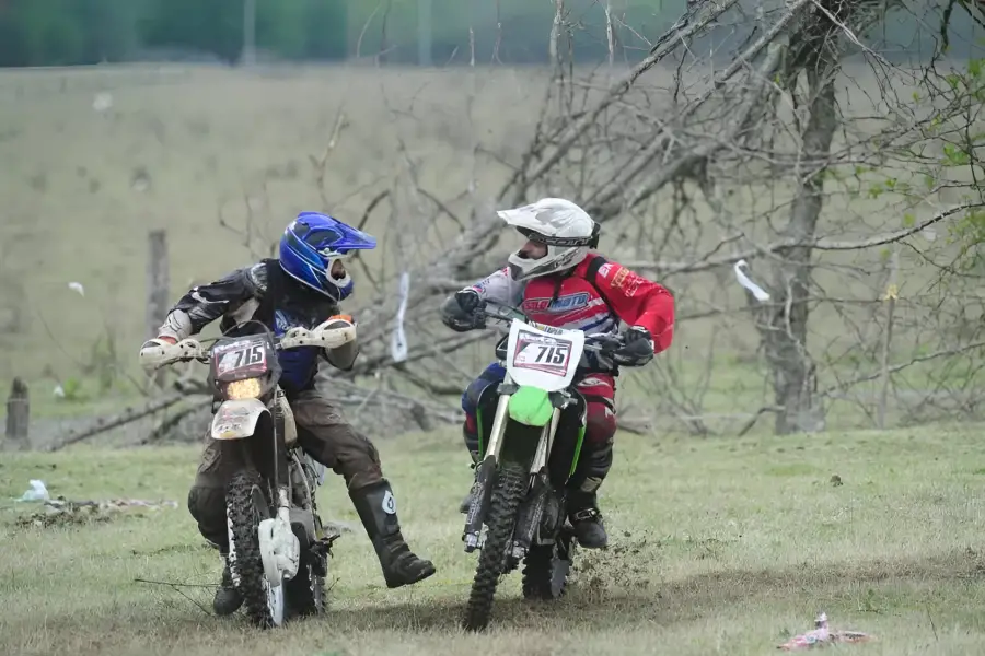 CAMPEÓN EN TUCUMÁN. Kevin celebra en el Trasmontaña 2013, junto a su hermano Luciano.