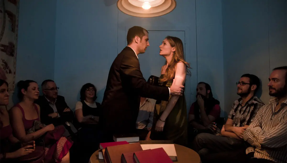 MICROTEATRO. Son propuestas escénicas dramáticas de corta duración.