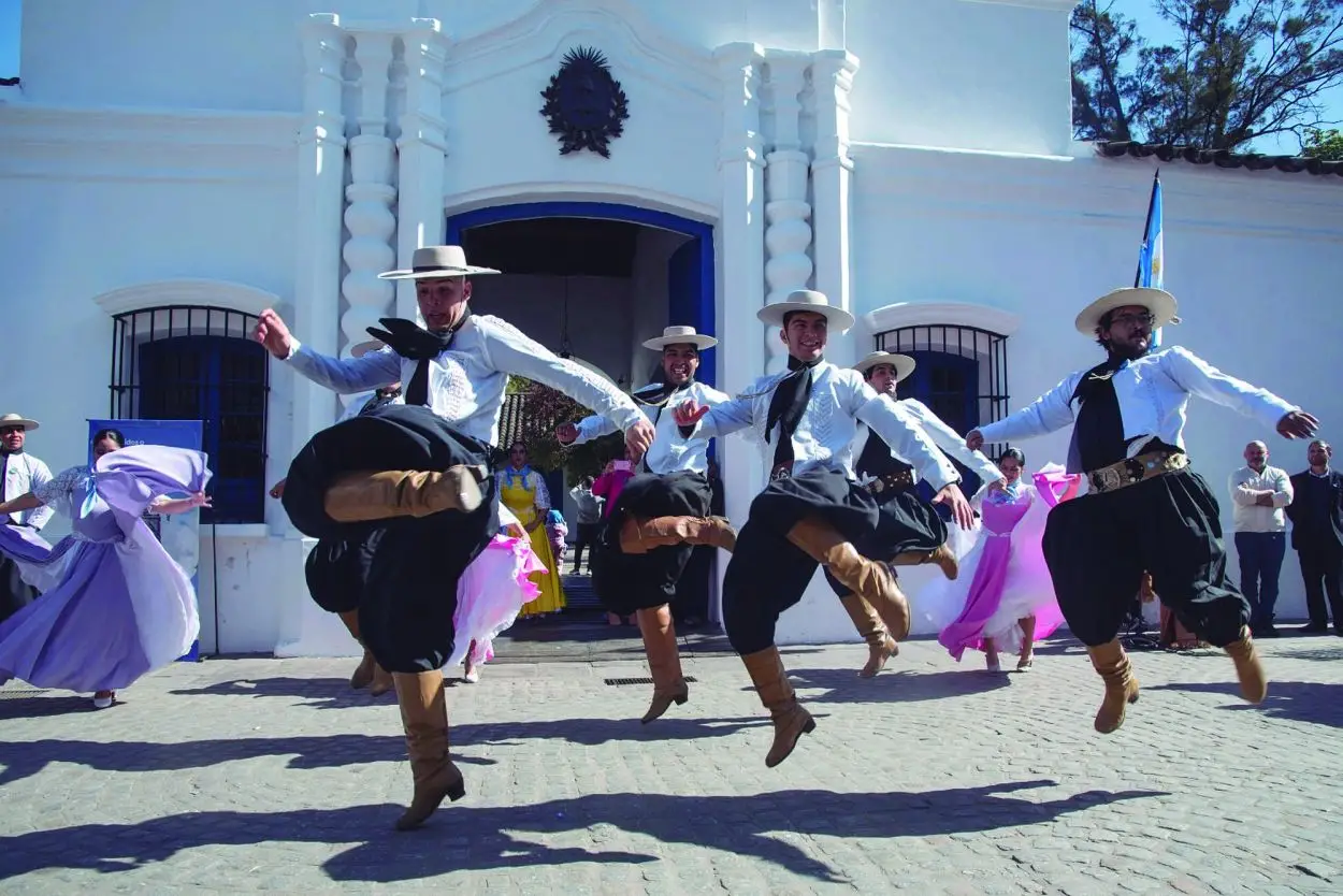 Folclore en las peñas.