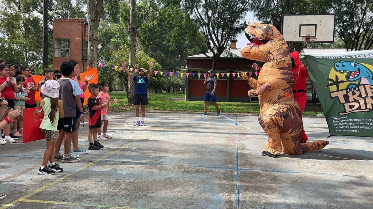 DIVERSIÓN ASEGURADA. Los niños disfrutan de propuestas recreativas.
