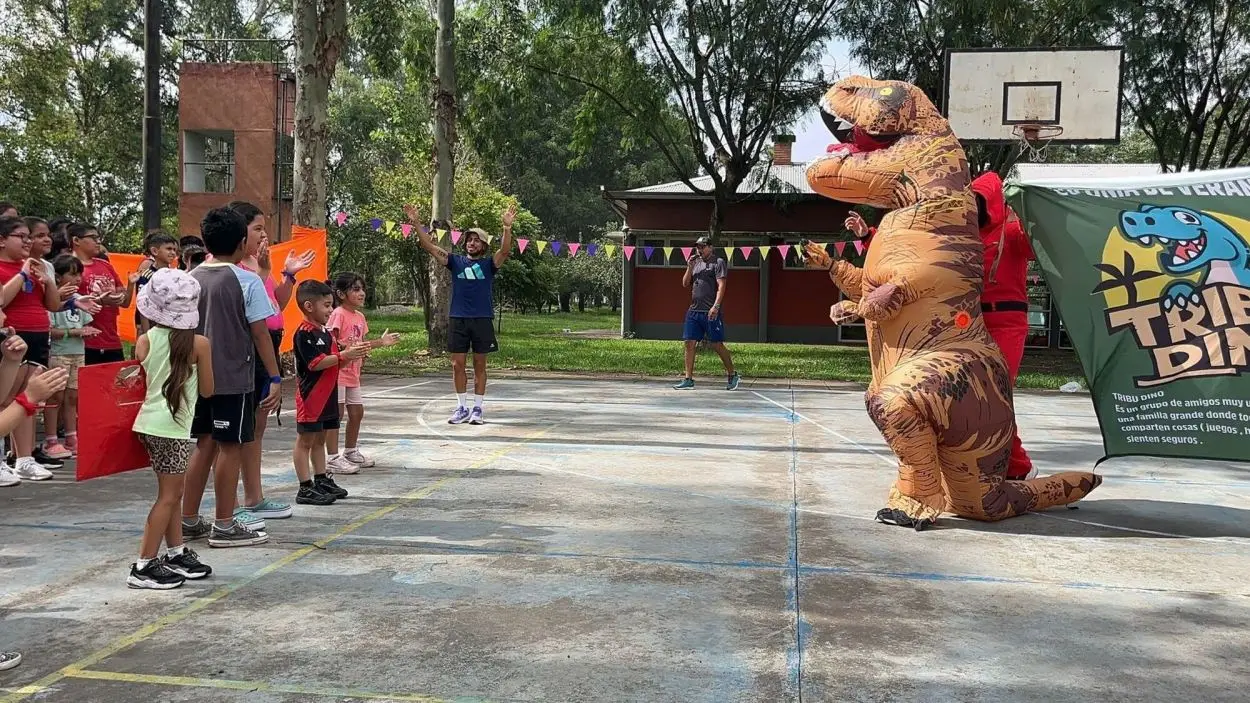 DIVERSIÓN ASEGURADA. Los niños disfrutan de propuestas recreativas.