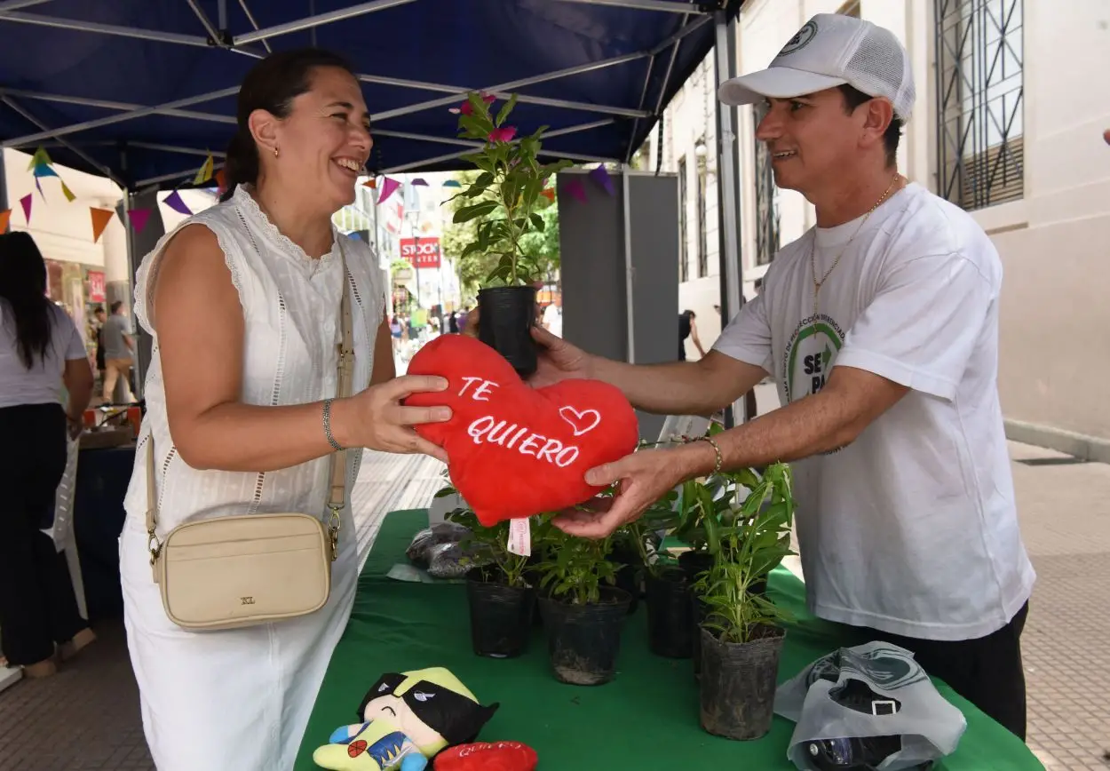 GESTO. Los peluches de los hijos de María José alegrarán a otros niños.