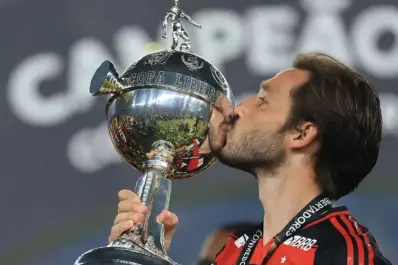 River cerró un refuerzo clave: acuerdo total con Flamengo para la llegada de Matías Viña