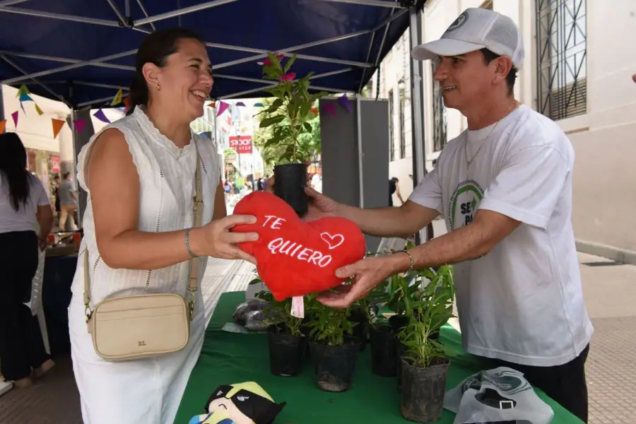 GESTO. Los peluches de los hijos de María José alegrarán a otros niños.