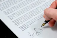 Todo lo que te van a pedir para postularte a las becas de Fundación Carolina