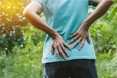 Esta es la cantidad de tiempo exacta que debés caminar para evitar el dolor de espalda