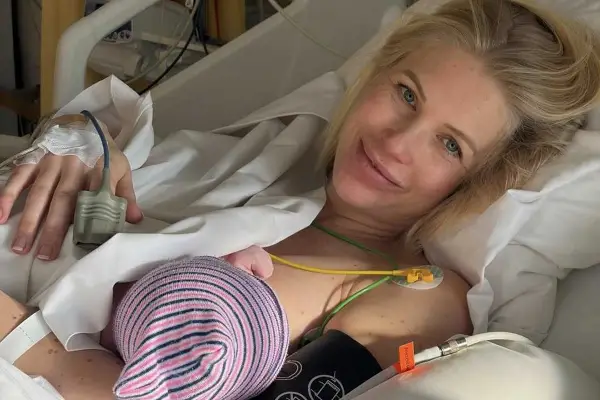 Daniela Christiansson, esposa de Maxi López, mostró las primeras fotos de su hijo Lando desde Suiza