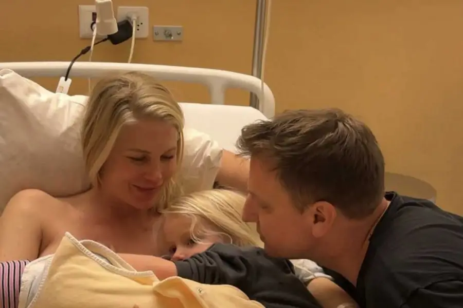 La familia de Maxi López y Daniela Christiansson.