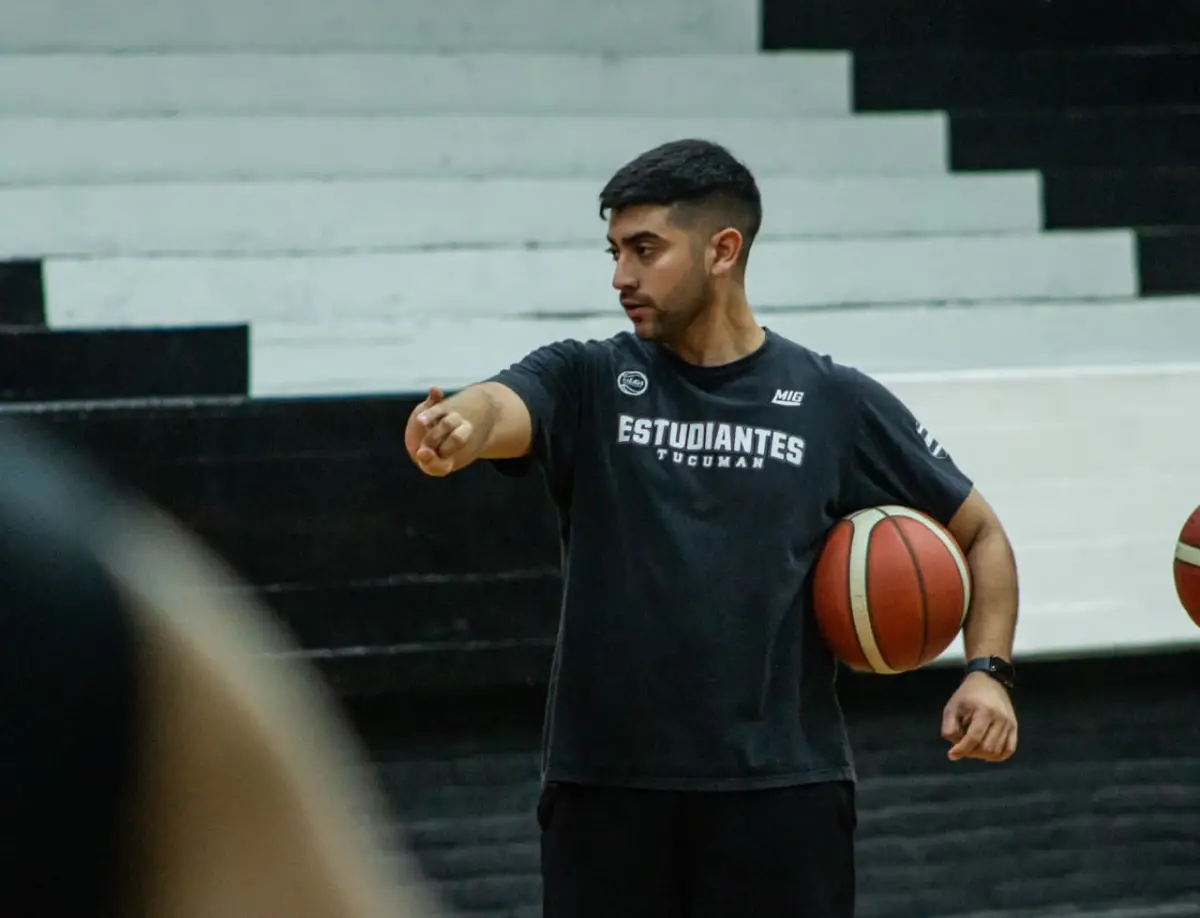 ENFOCADO. Fabrizio Esposito busca darle regularidad a su equipo en el campeonato | GENTILEZA: Lourdes Corbalan