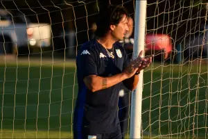 Atlético empezó a mostrar la idea de Hugo Colace: el primer 11, los refuerzos y un anticipo de lo que viene