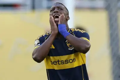 La preocupante causa que motivó la salida de Luis Advíncula de Boca Juniors