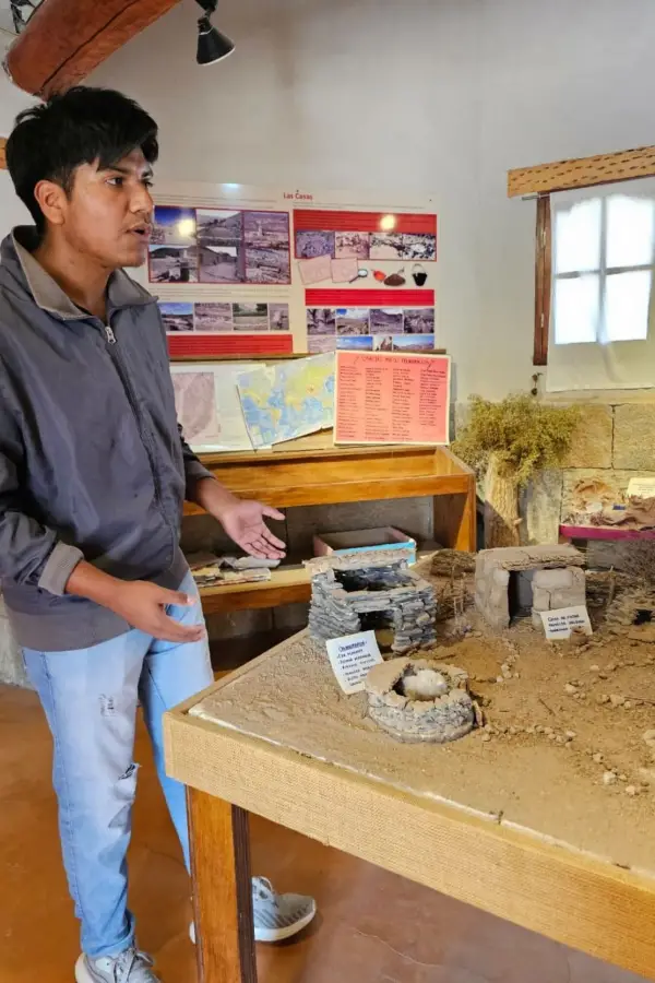 NO HAY GUÍAS, SON GESTORES. Joel Bordón (21 años) es uno de ellos.