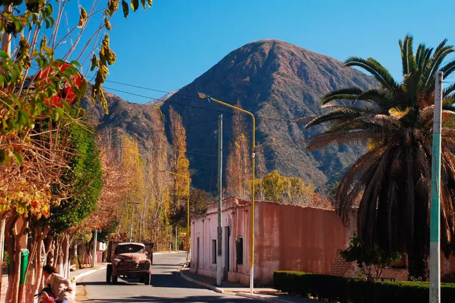 CHILECITO. Esta ubicado estratégicamente entre las sierras del Famatina y el Velazco, en el centro de la provincia de La Rioja.