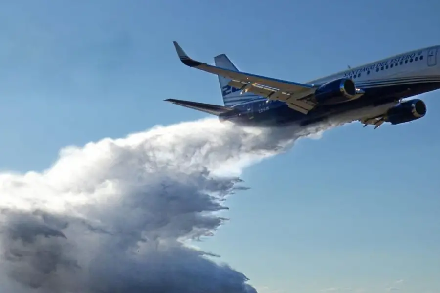 Avión hidrante Boeing 737 Fireliner. Imagen tomada de X