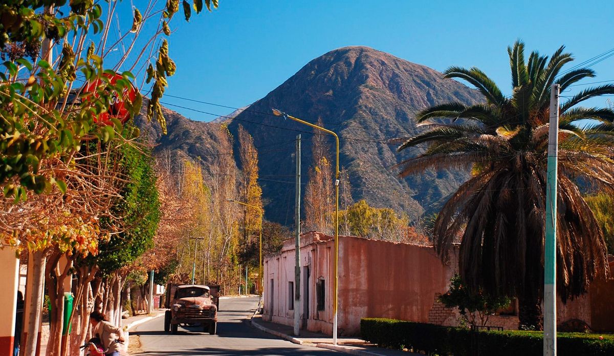 CHILECITO. Esta ubicado estratégicamente entre las sierras del Famatina y el Velazco, en el centro de la provincia de La Rioja.