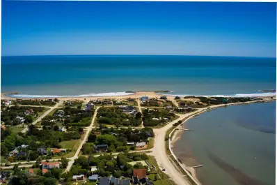 La playa argentina reconocida por la Unesco por su “ecosistema escondido”, único en el mundo